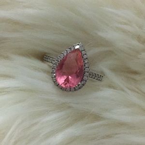 Color changing Pear drop shaped ring